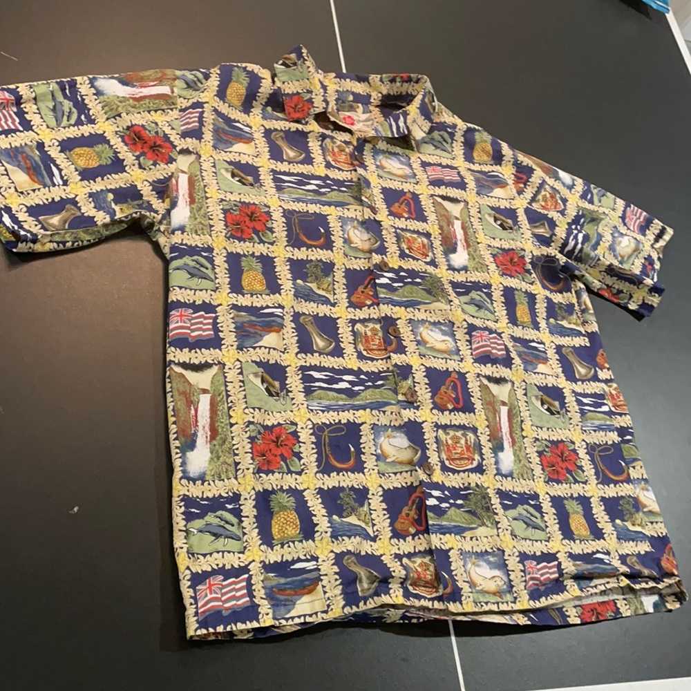 Hilo Hattie Hawaiian Shirt - Size Large